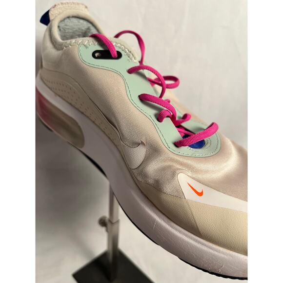 Nike Air Max Dia Sneakers Women’s 5.5 CI3898 200 - Picture 2 of 7